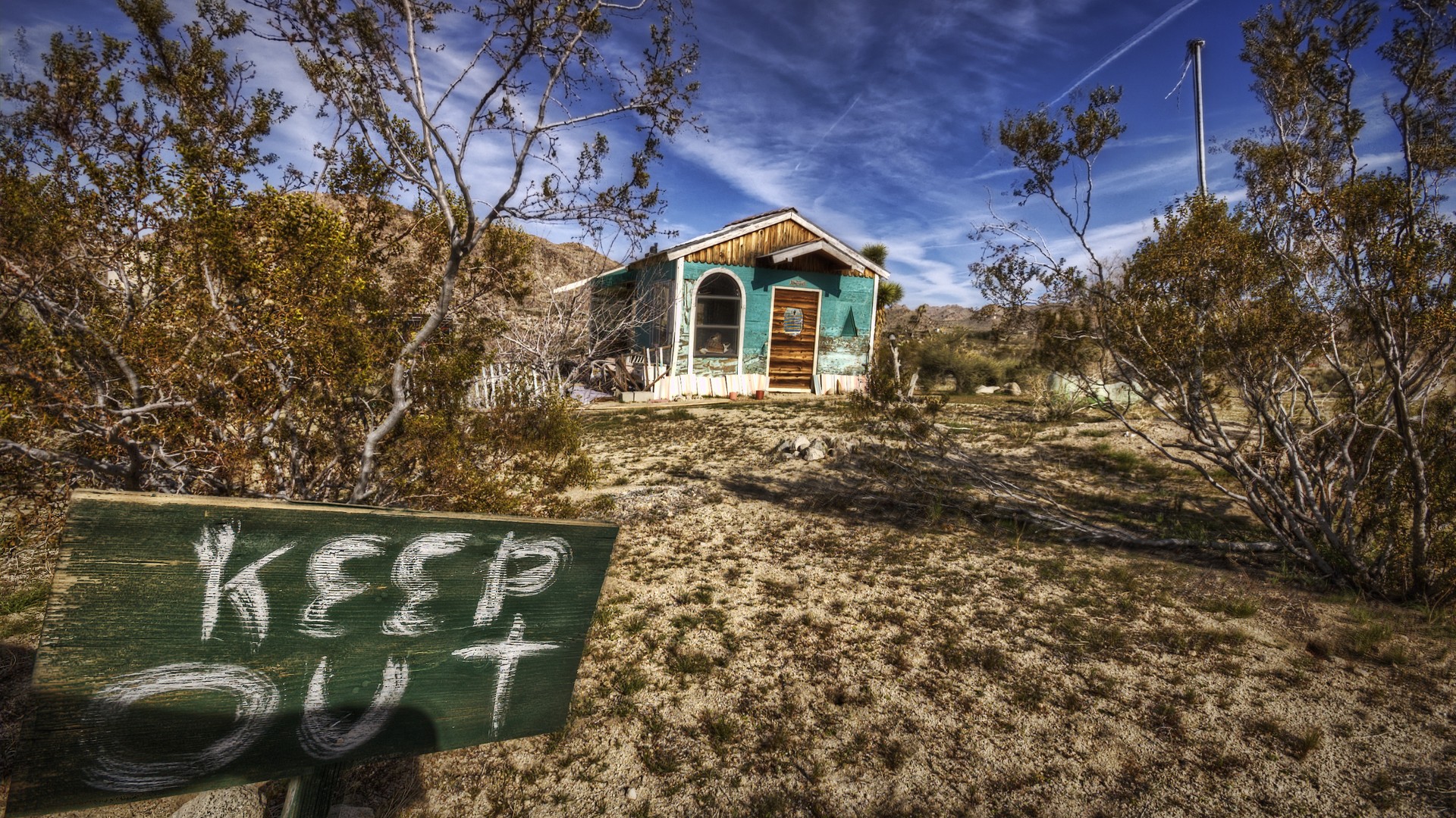 Wallpaper Desert California House - Abandoned House Keep Out - HD Wallpaper 