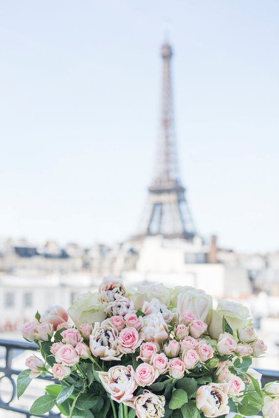 Eiffel Tower And Roses - HD Wallpaper 