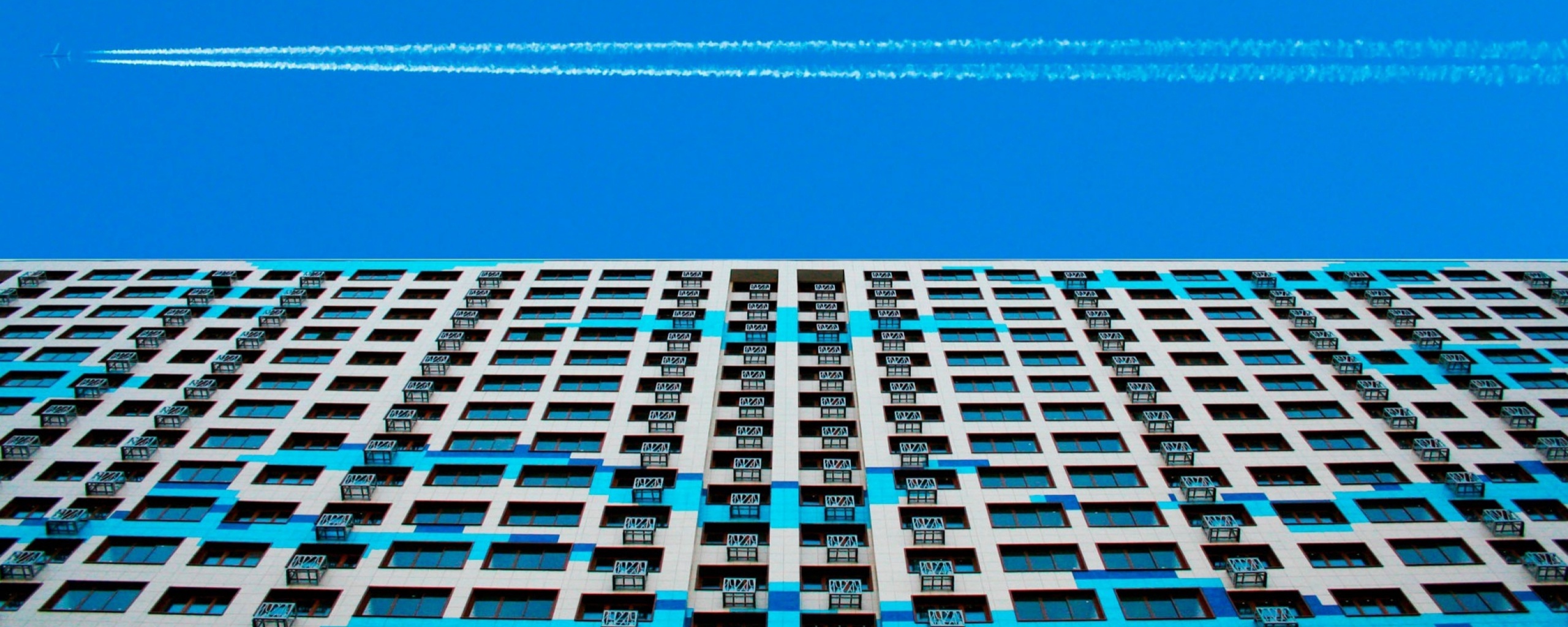 Wallpaper Building, Aircraft, Flight, Minimalism - Happy Buddha Hostel Guatape - HD Wallpaper 