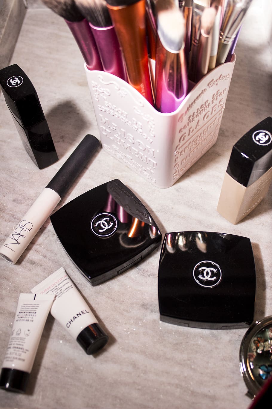 Chanel Makeup Set, Beauty, New York, United States, - High End Makeup - HD Wallpaper 