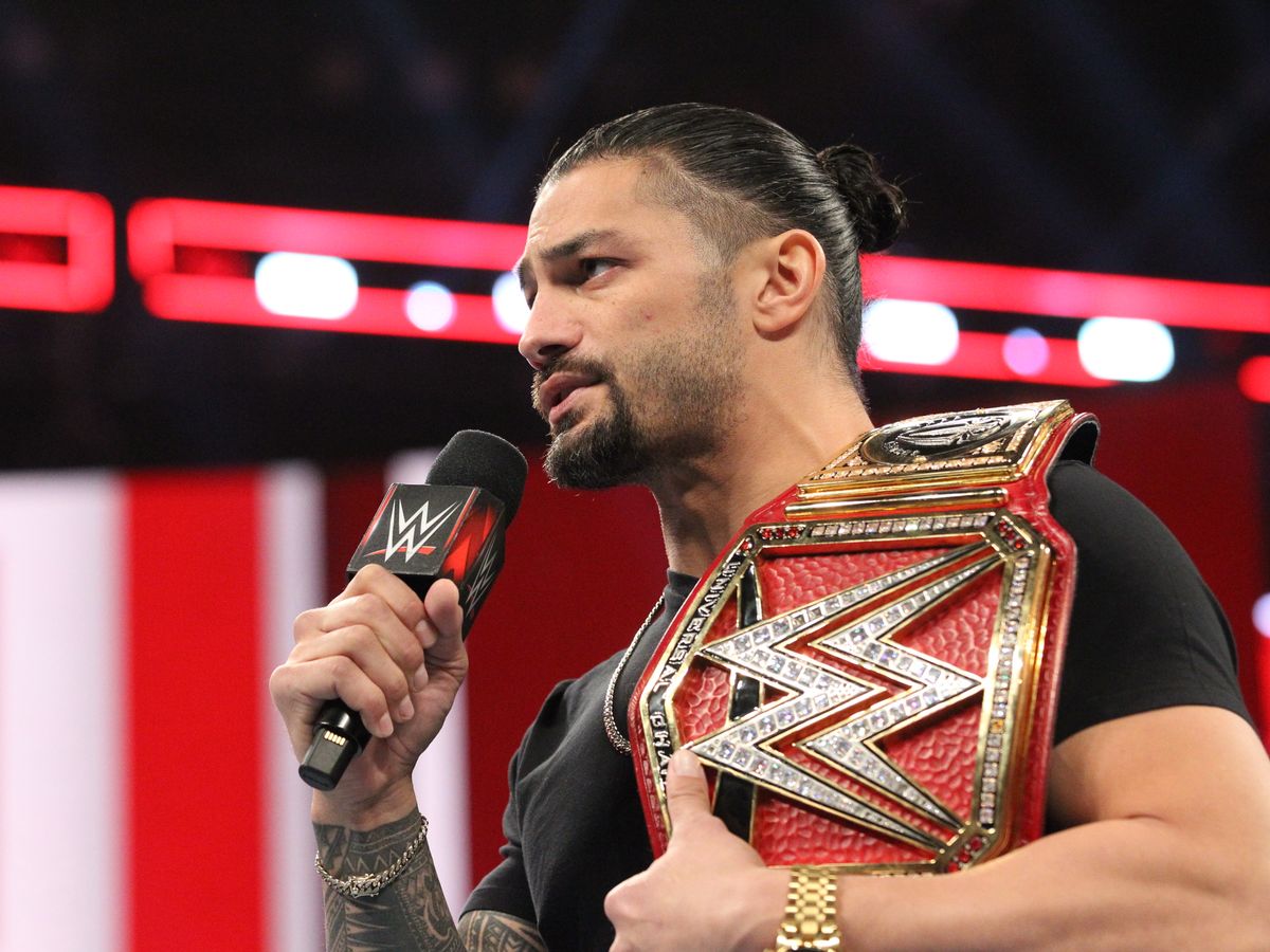 Roman Reigns Relinquishes Universal Title - HD Wallpaper 