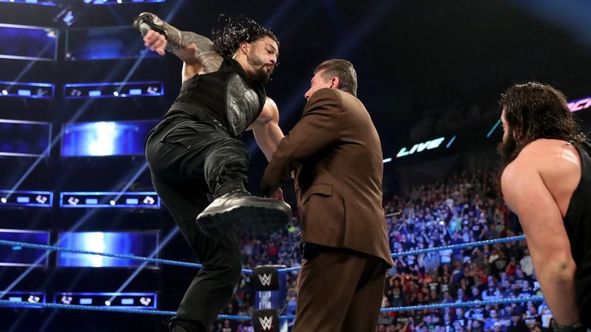 Roman Reigns Punches Vince Mcmahon Smackdown Live Results - Wwe Roman Reigns Super Man Punch - HD Wallpaper 