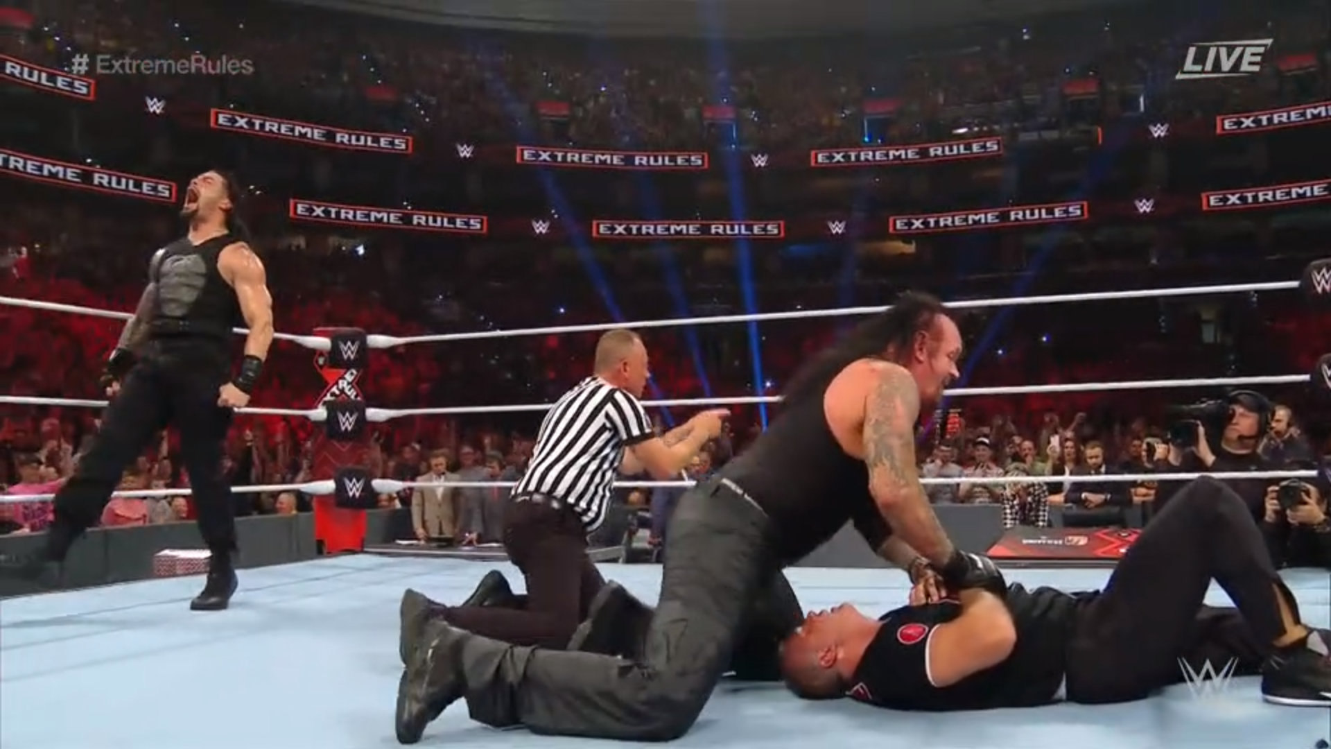 The Undertaker & Roman Reigns Extreme Rules - Undertaker And Roman Reigns Extreme Rules - HD Wallpaper 
