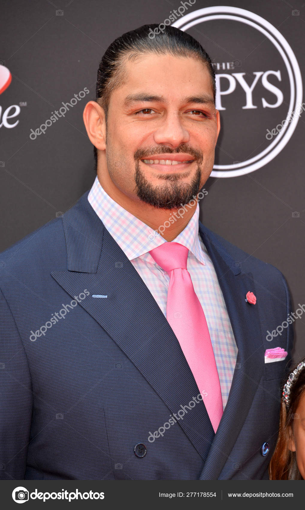 Christian Mccaffrey Olivia Culpo - HD Wallpaper 