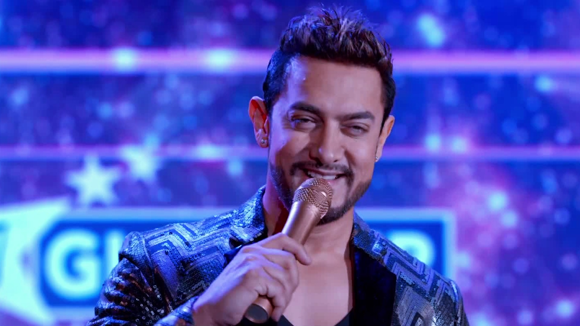 Aamir Khan Secret Superstar Hd Desktop Wallpaper - Aamir Khan Secret Superstar - HD Wallpaper 