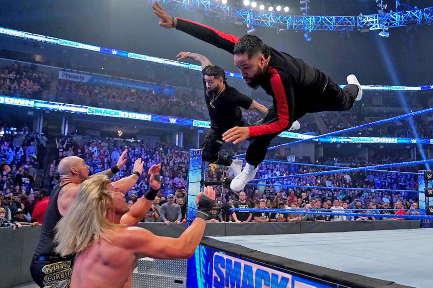 Wwe Smackdown Usos Corbin Ziggler - Wwe Smackdown - HD Wallpaper 