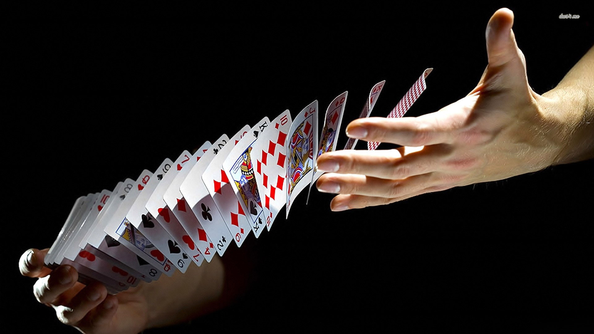 Shuffle Hand Cards Playing Deck Poker Game - カード シャッフル - 1366x768 Wallpaper  