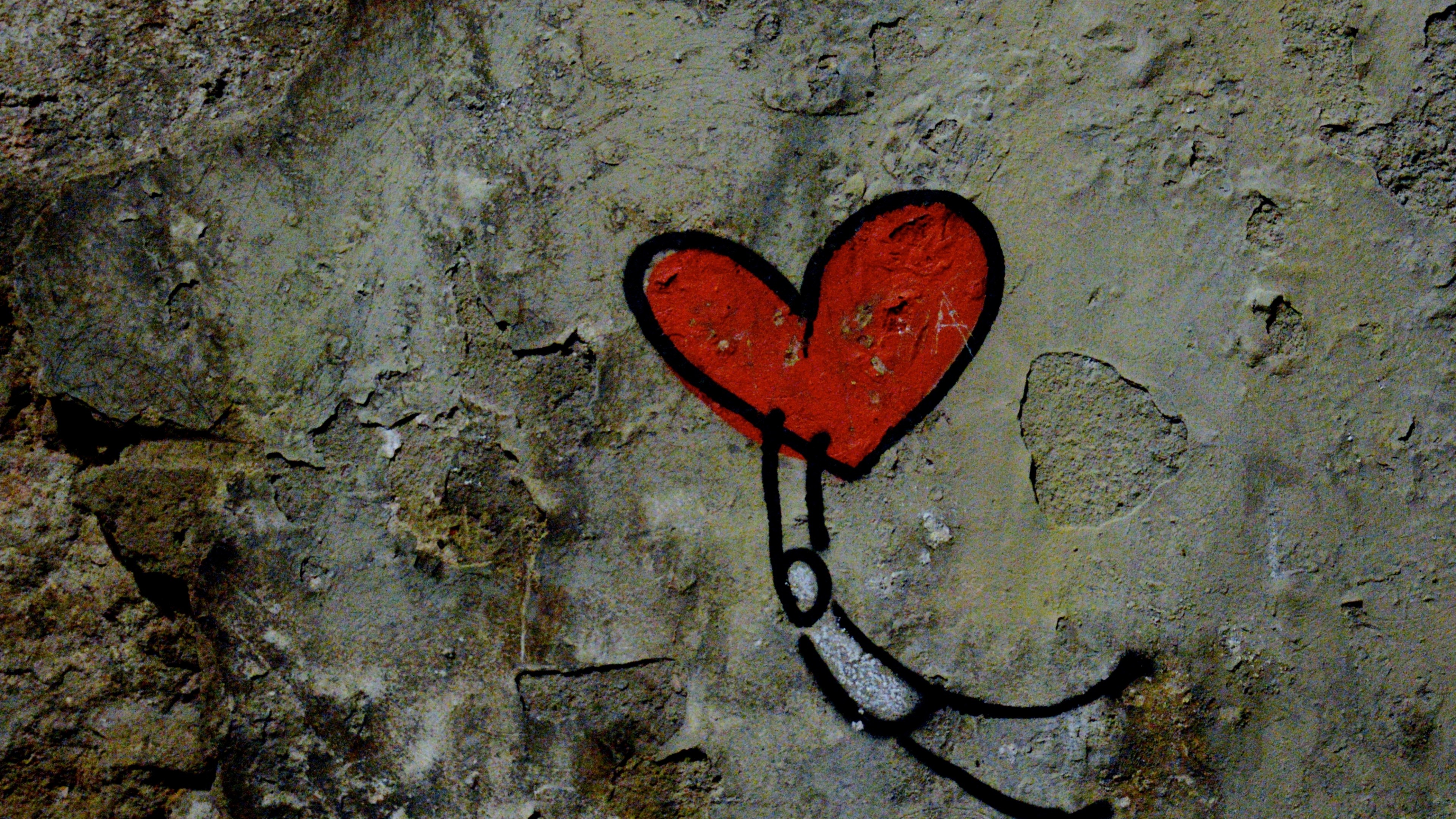 Wall, Heart, Graffiti - Love Graffiti Art Wallpaper For Iphone - HD Wallpaper 