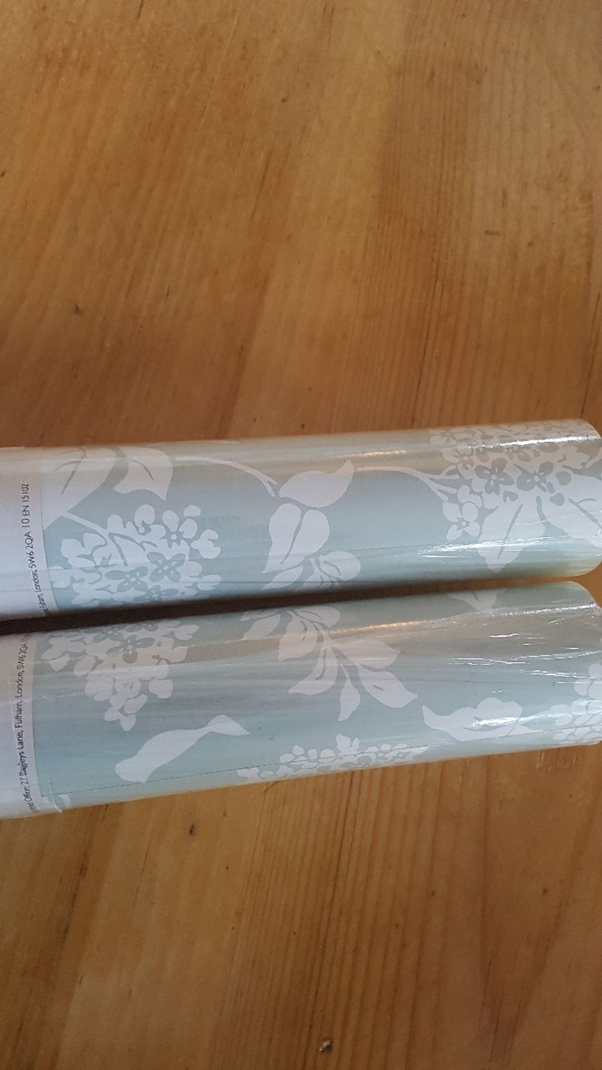 2 Rolls Of Lilac Eau De Nil Laura Ashley Wallpaper - Plywood - HD Wallpaper 