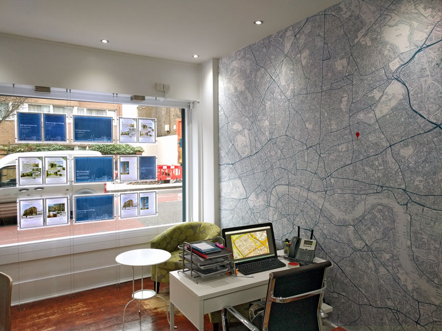 Estate Agent Office With Wallpaper Map - Estate Agent Wall Map - HD Wallpaper 