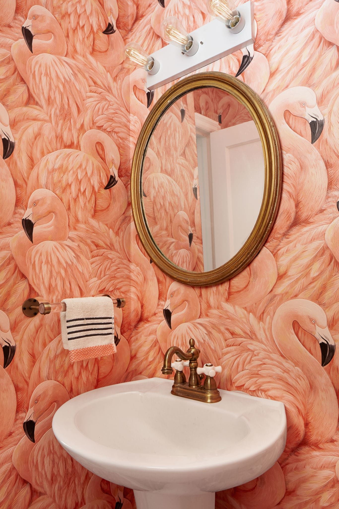Flamingo Wallpaper Powder Room - HD Wallpaper 