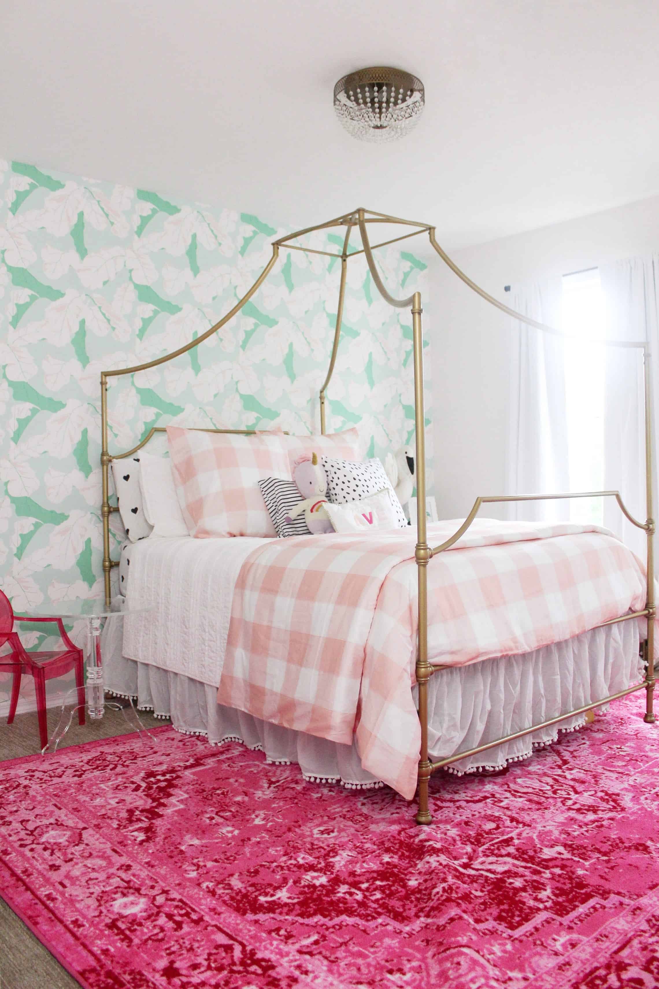 Toddler Girl Room With Pink And Green Wallpaper, Pink - Bed Frame - HD Wallpaper 