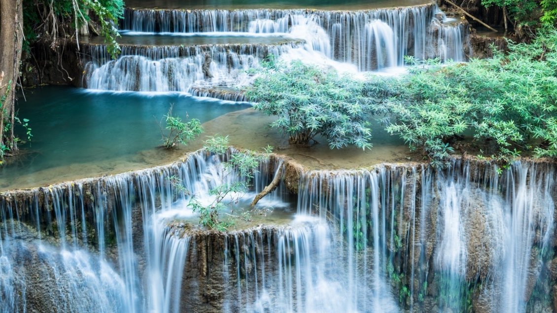 Download Wallpaper Spectacular Waterfalls - Waterfall Beautiful Nature Scenery - HD Wallpaper 