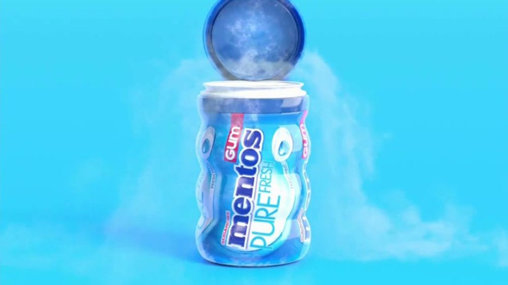 Mentos Pure Fresh Tv Spot, Small Talk - Water Bottle - HD Wallpaper 