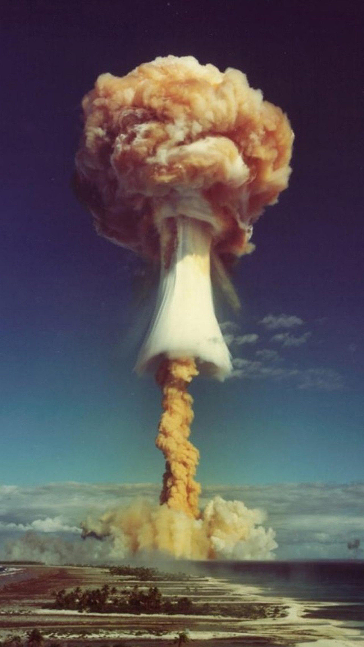 3d Mushroom Cloud Galaxy S8 Wallpapers 
 Data-src - Iphone Wallpaper Atomic Bomb - HD Wallpaper 
