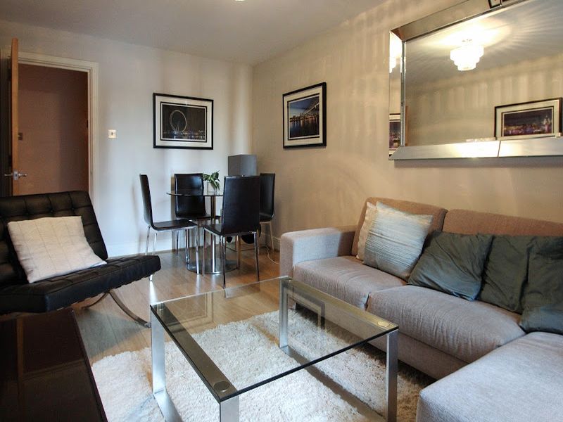 London House - HD Wallpaper 