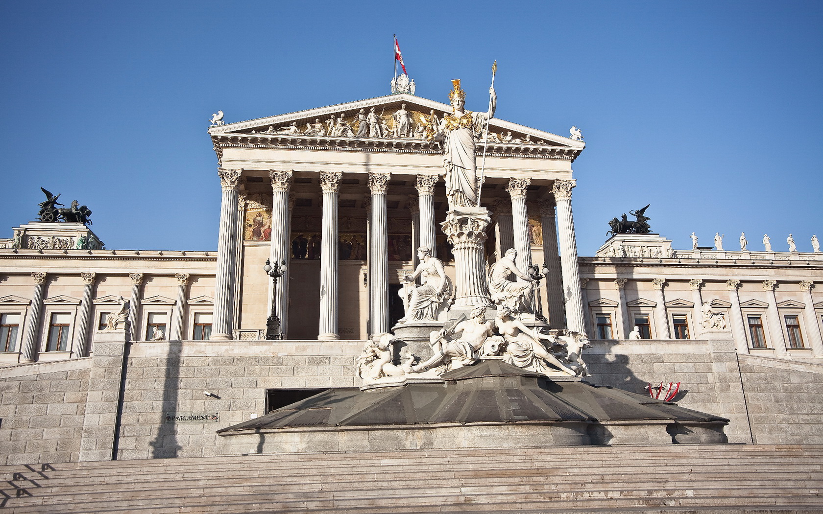 Austrian Parliament Building - HD Wallpaper 