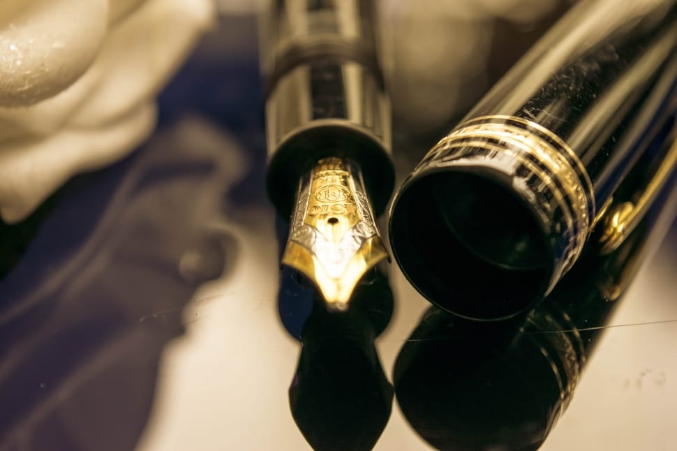 Black Fountain Pen Preview - Luxury Pen Mont Blanc - HD Wallpaper 