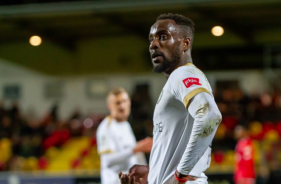 Football, Sport, Human, Ball Sports, Football Pitch, - Player - HD Wallpaper 