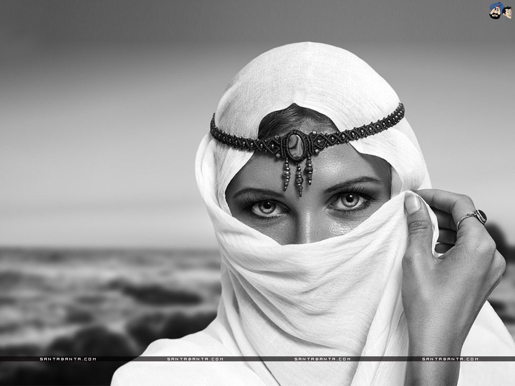 Arabian Women In Hijab - HD Wallpaper 