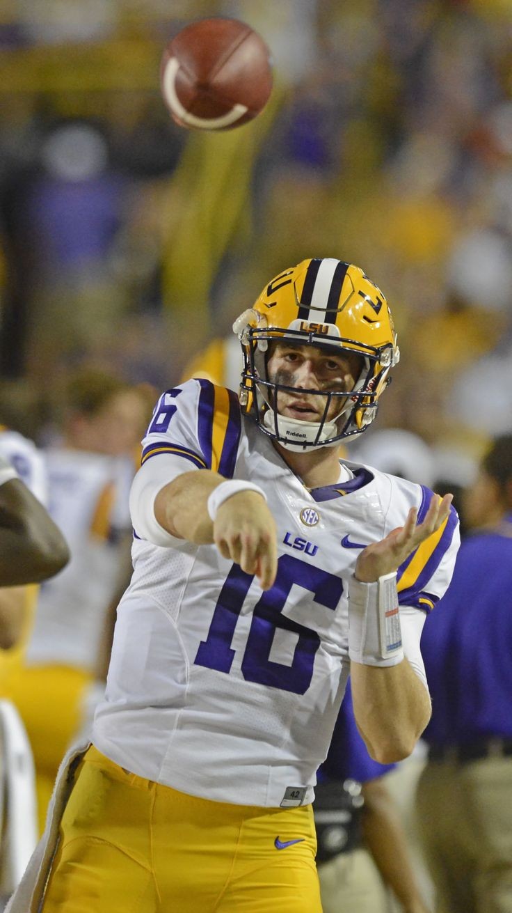 Football Themed Wallpaper - Danny Etling Madden 19 - HD Wallpaper 