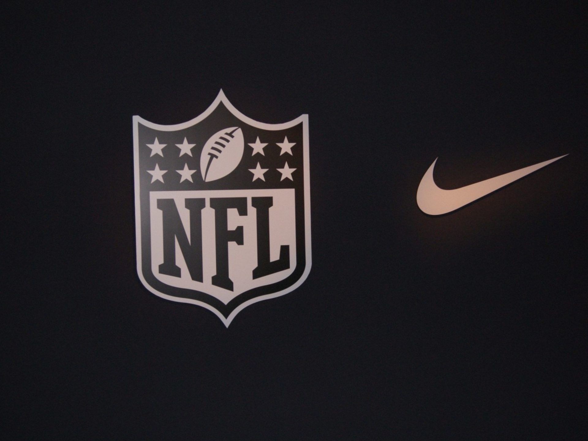 1920x1440, Nike Football Wallpaper Wallpapers For Laptops - Nfl Logo Wallpaper Hd - 1920x1440 Wallpaper 1920x1440, Nike Football Wallpaper Wallpapers For Laptops - Nfl Logo Wallpaper Hd - 1920x1440 Wallpaper