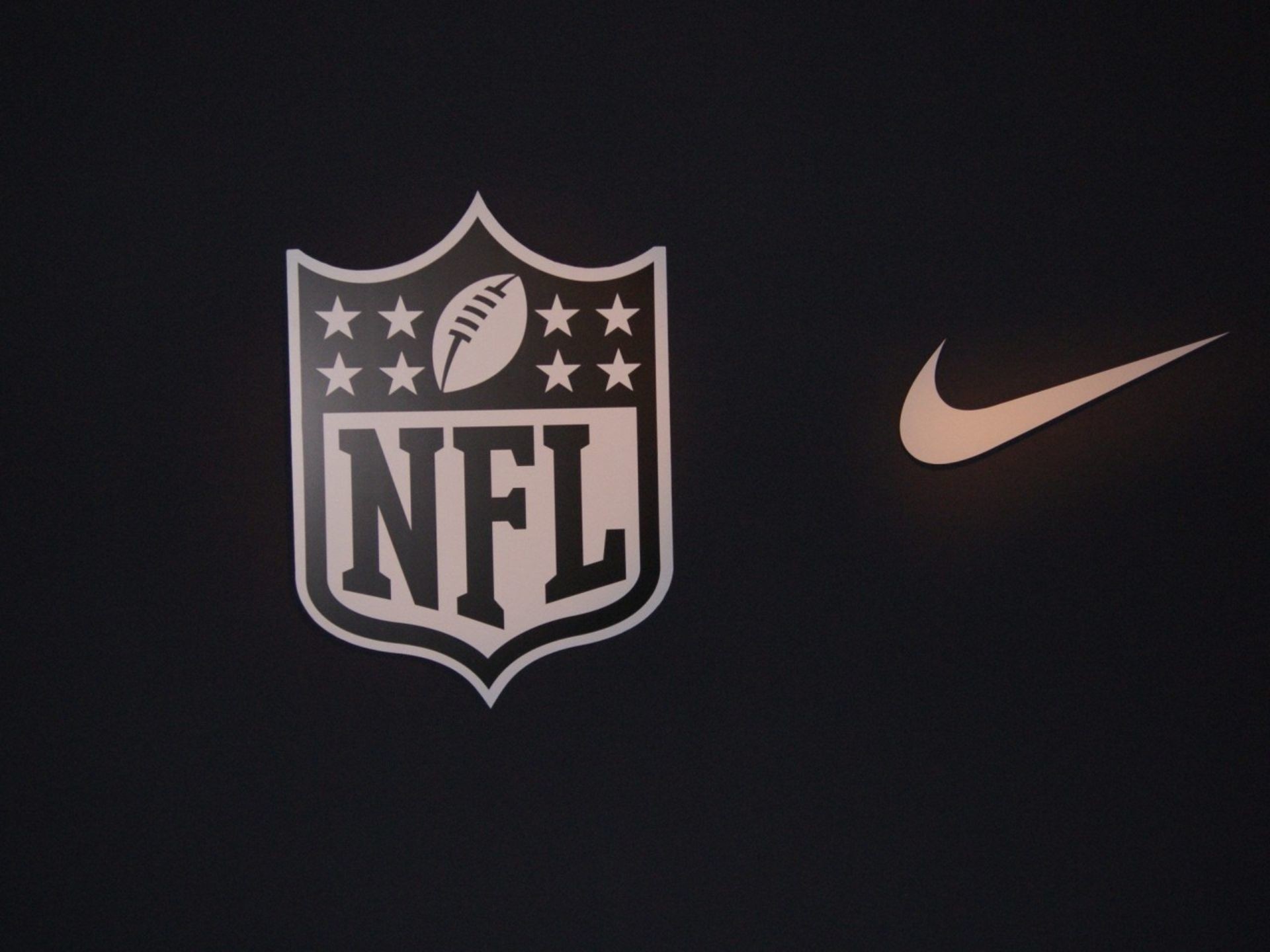 1920x1440, Nike Football Wallpaper Wallpapers For Laptops - Nfl Logo Wallpaper Hd - HD Wallpaper 