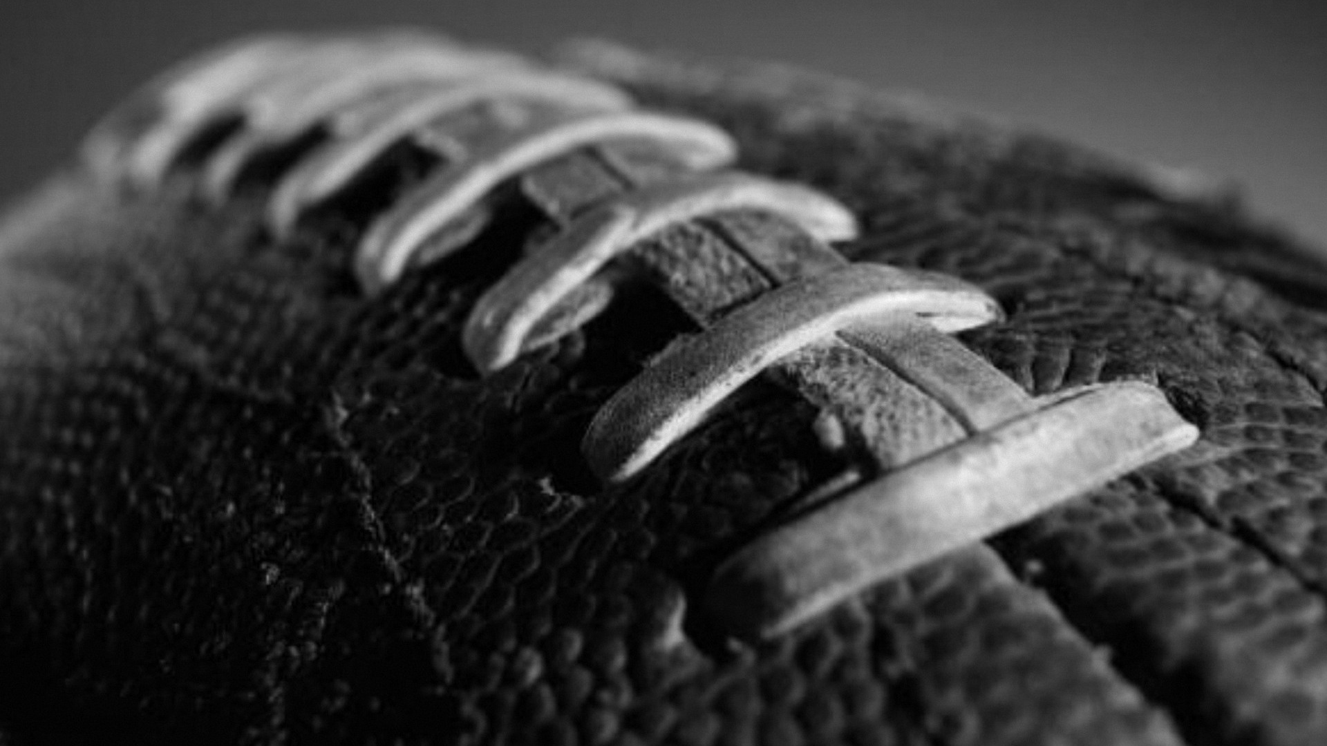 Nfl Football Black And White - HD Wallpaper 