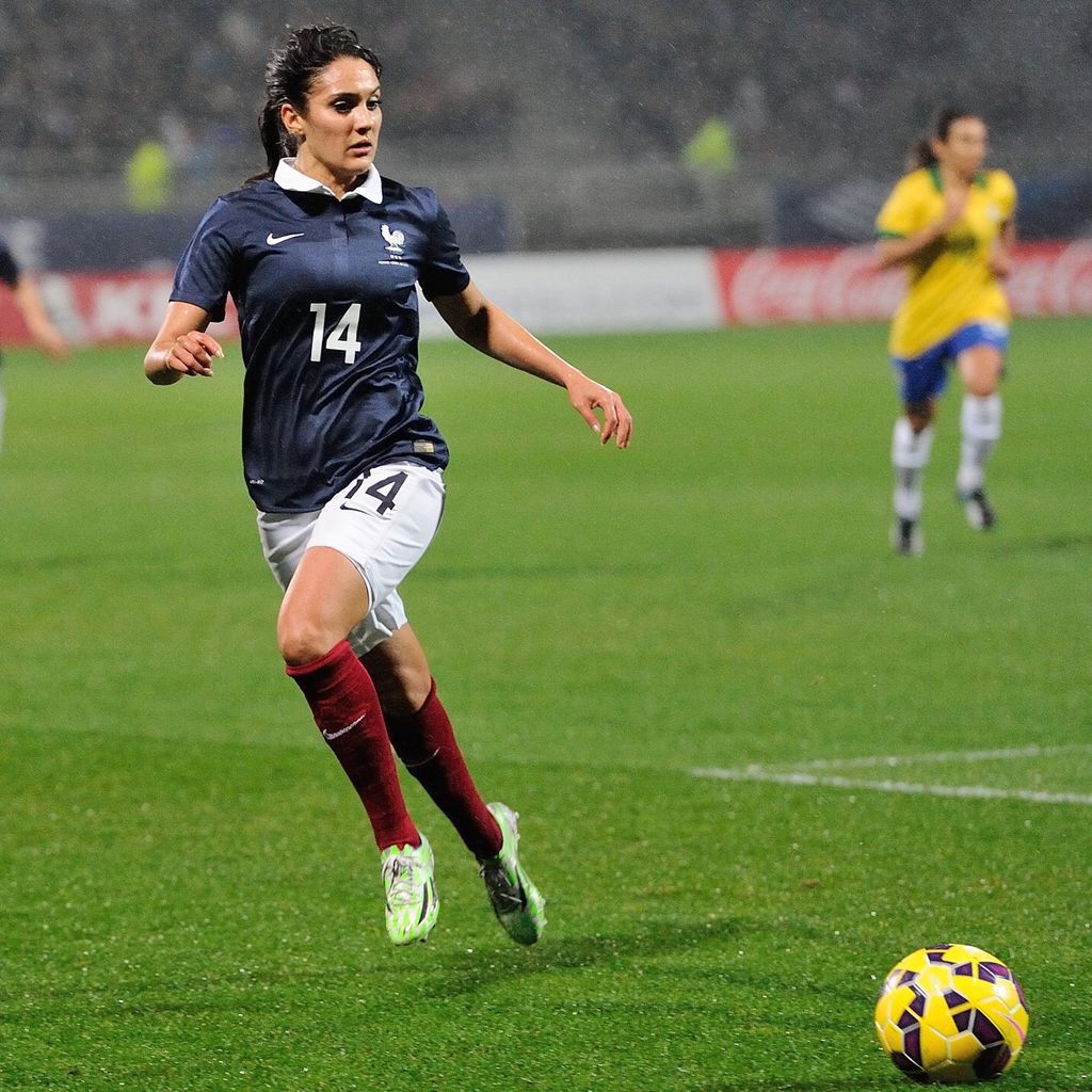 Kick Up A Soccer Ball - HD Wallpaper 