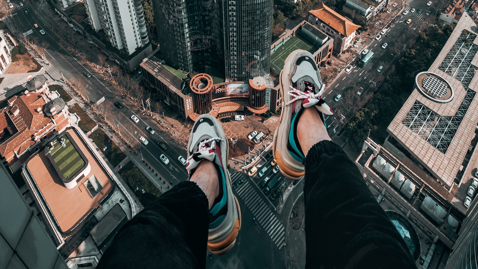 Wallpaper Feet, Roof, Skyscrapers, Freedom, Overview - Feet On Roof - HD Wallpaper 