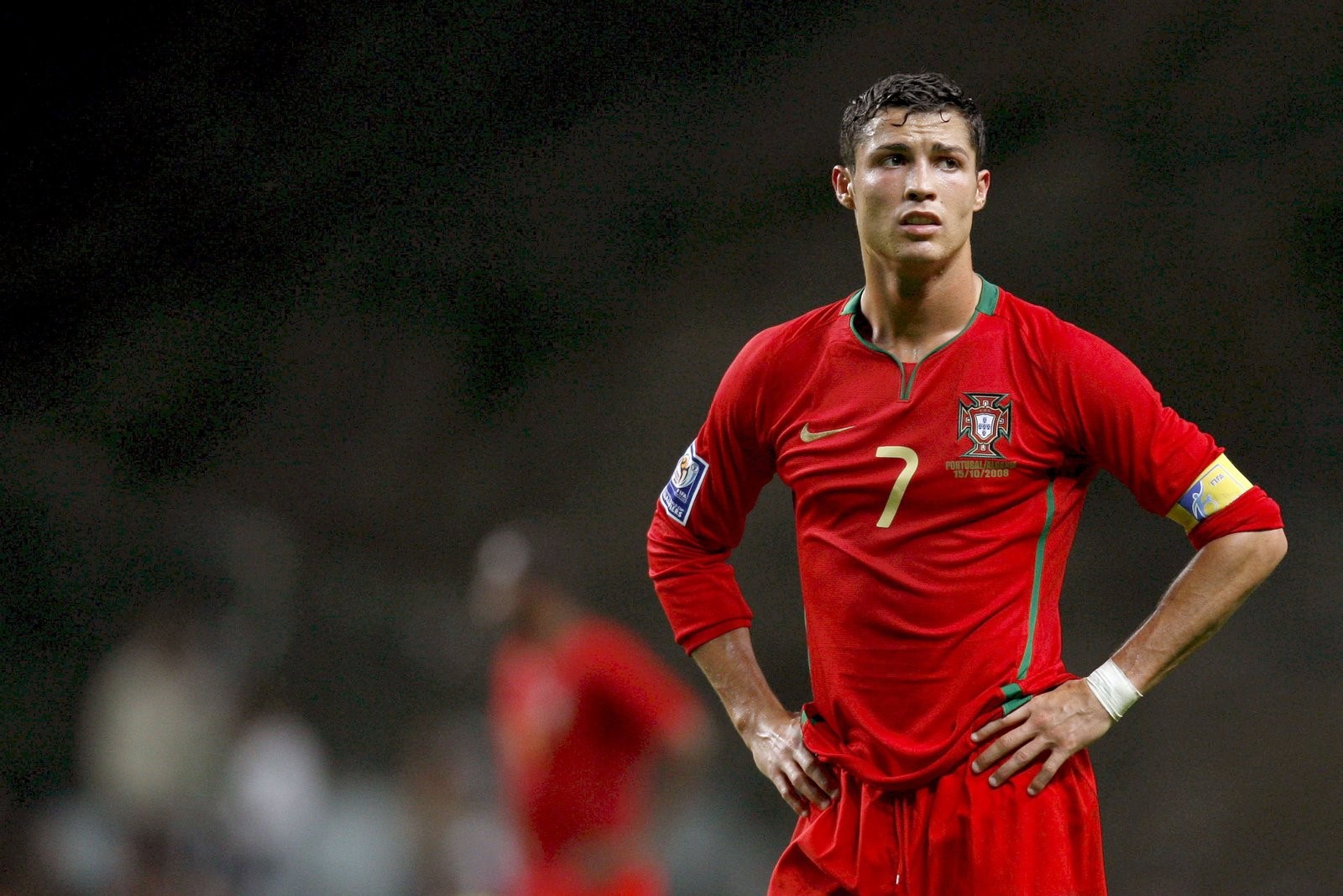 Best Football Player Cristiano Ronaldo In Red Wallpaper - Ronaldo Portugal Wallpaper Hd - HD Wallpaper 