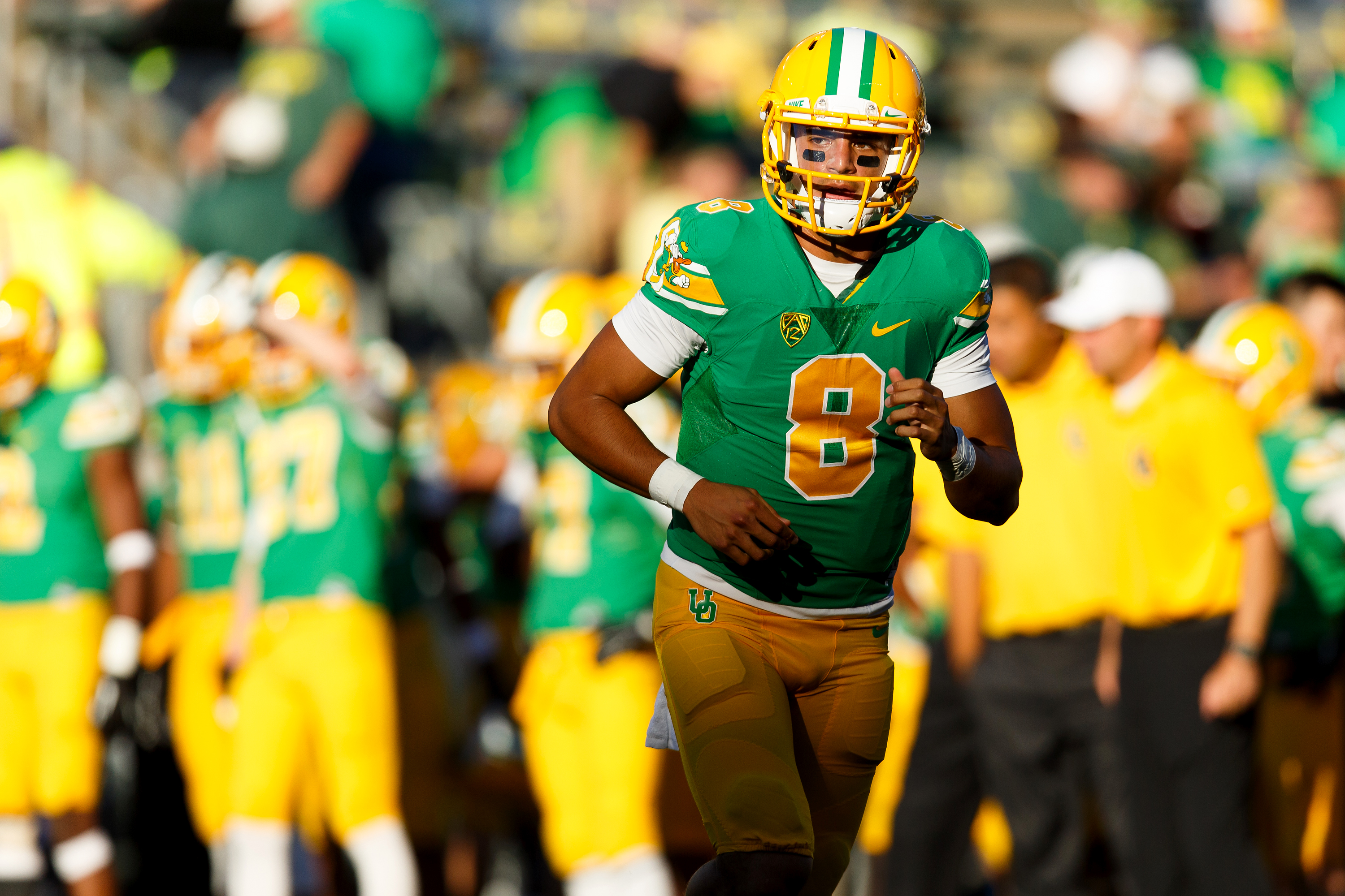 Marcus Mariota And The Ducks Are Still In Contention - Marcus Mariota Oregon Throwback - HD Wallpaper 