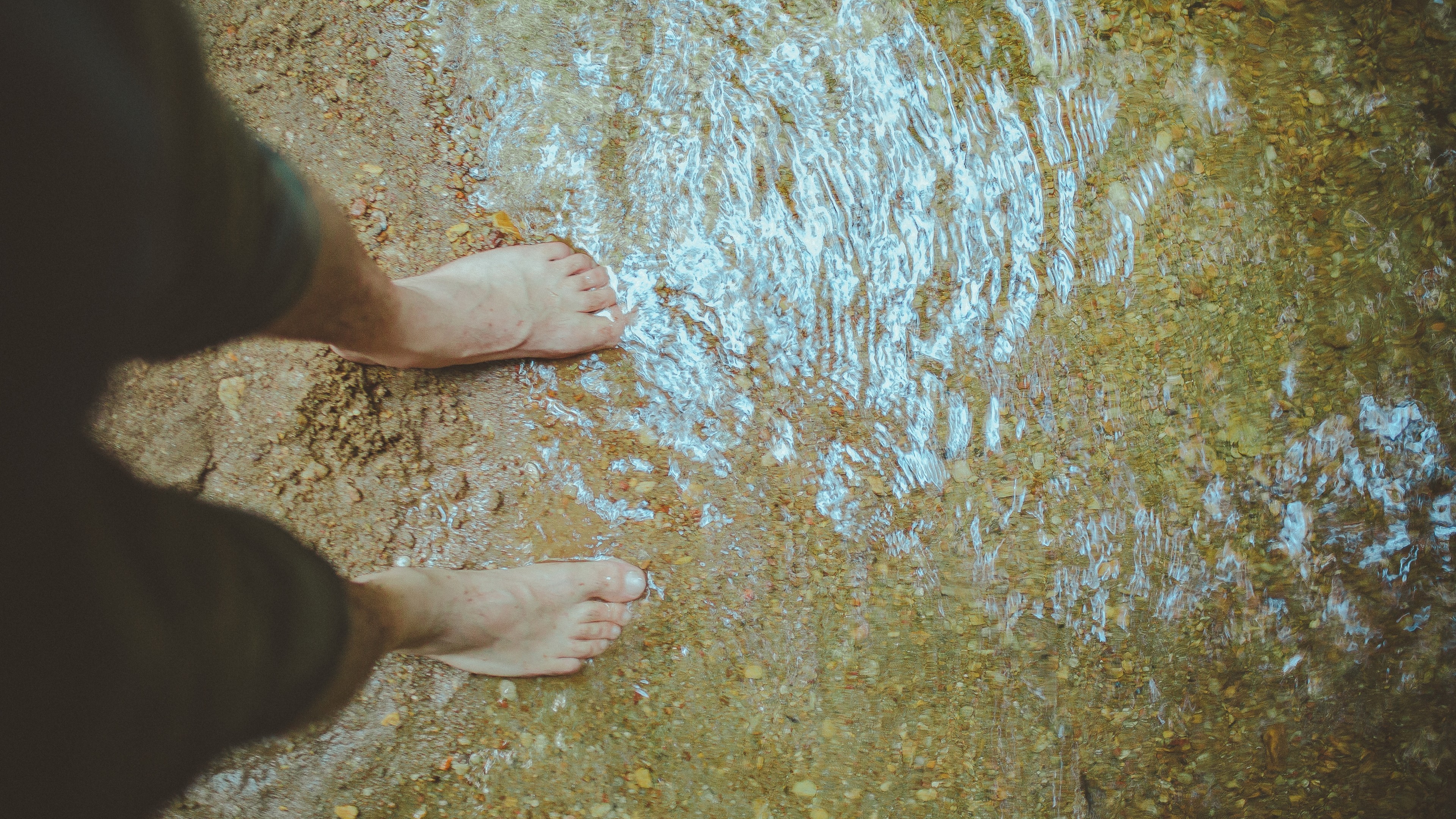 Feet, Water, Sand, Photography - Barefoot - HD Wallpaper 