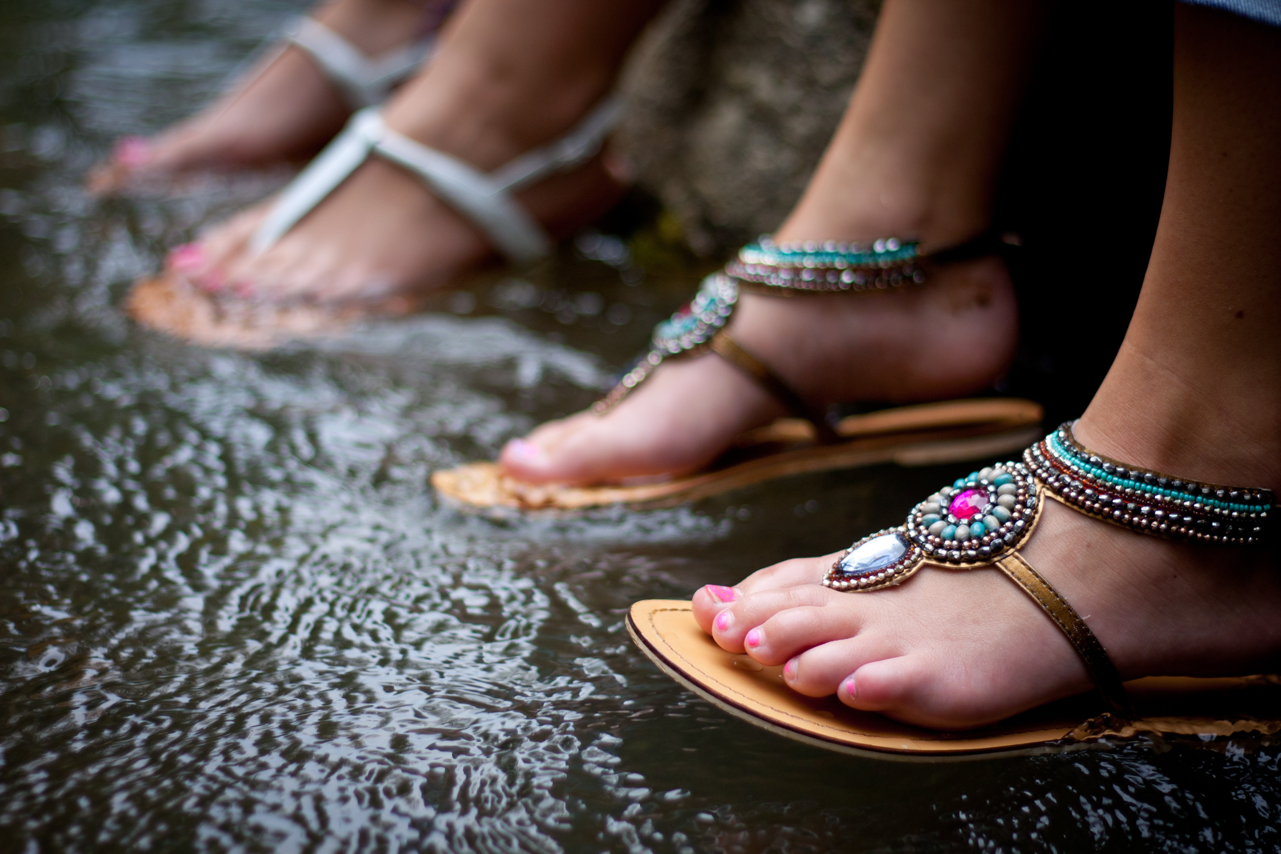 Wallpaper - Sandals Women - HD Wallpaper 