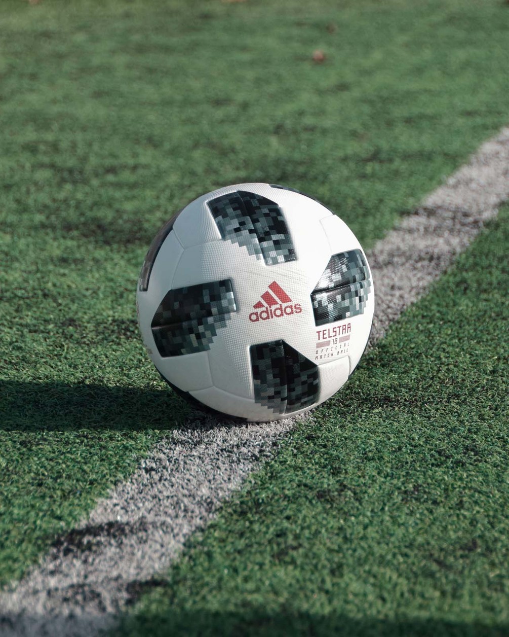 Wall Mural Ball, Football And Soccer Ball - Adidas Soccer Ball On Field - HD Wallpaper 