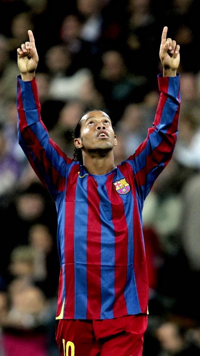 Ronaldinho Wallpaper Iphone X 640x1136 Wallpaper Teahub Io