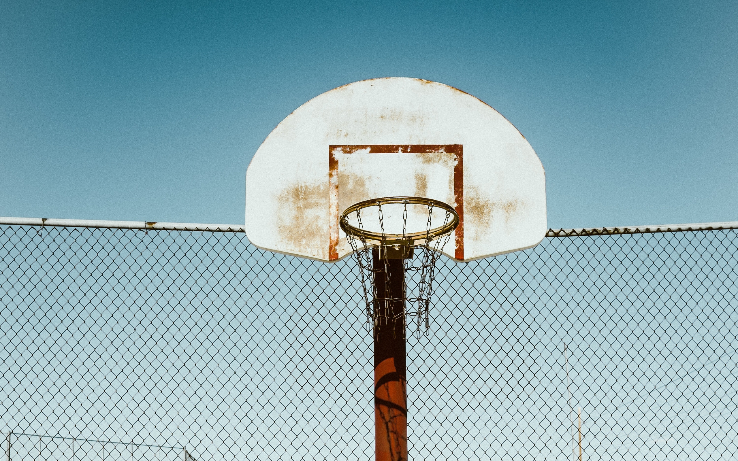 Wallpaper Basketball Court, Old, Grid, Fence - Basketball Court Widescreen Jpg - HD Wallpaper 