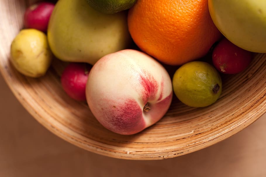 Close-up Photo Of Bowl Of Fruits, Basket, Guava, Apple, - Fruit - HD Wallpaper 