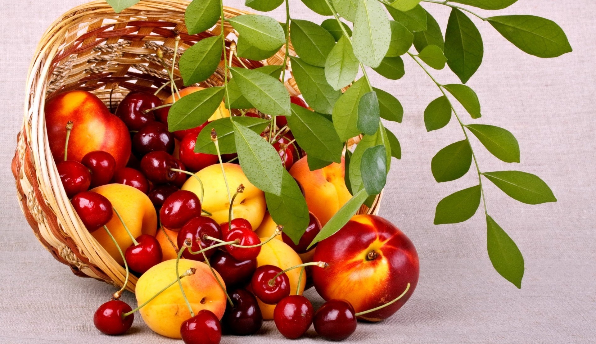 Cherries, Peaches, Fruits, Basket - Panier De Fruits Hd - HD Wallpaper 