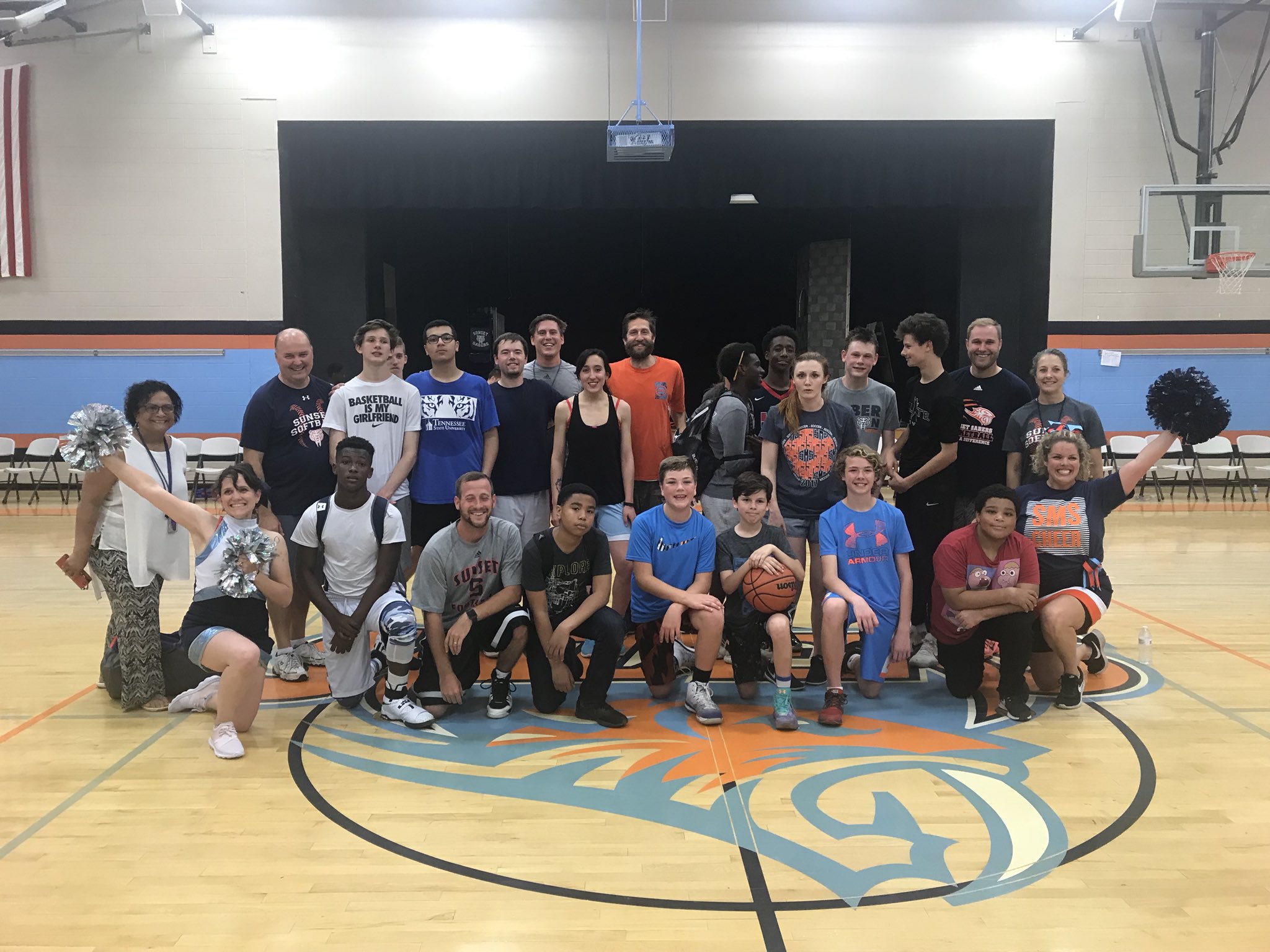 Basketball Court - HD Wallpaper 