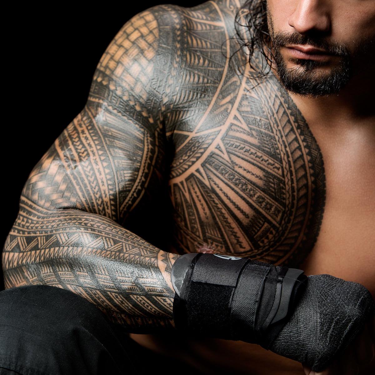 Roman Reigns Hand Tattoo - HD Wallpaper 