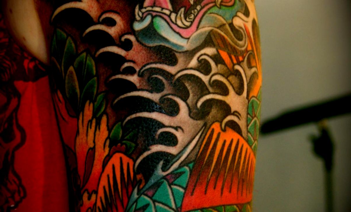Hd Beautiful Japanese Love Tattoo Photo Best Tattoo - Half Sleeve Japanese Dragon Tattoo - HD Wallpaper 