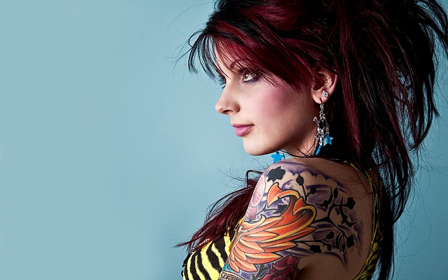 Beautiful Girl With Tattoo - HD Wallpaper 