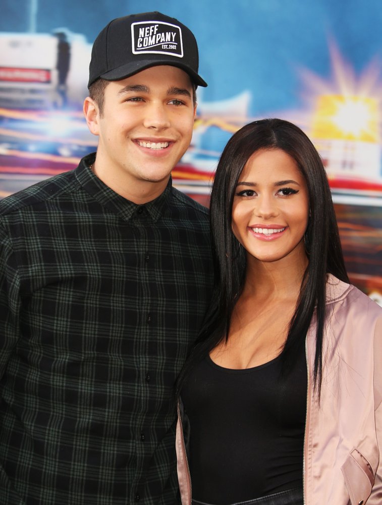 Los Angeles Premiere Of Ghostbusters - Girl - HD Wallpaper 