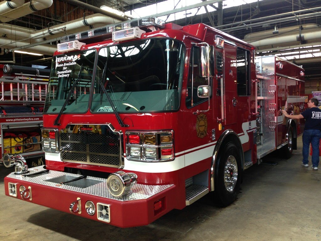 Ferrara Fire Demo Trucks - HD Wallpaper 