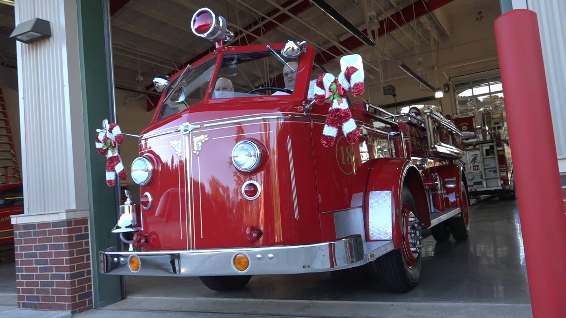 00 08 44 - Antique Car - HD Wallpaper 