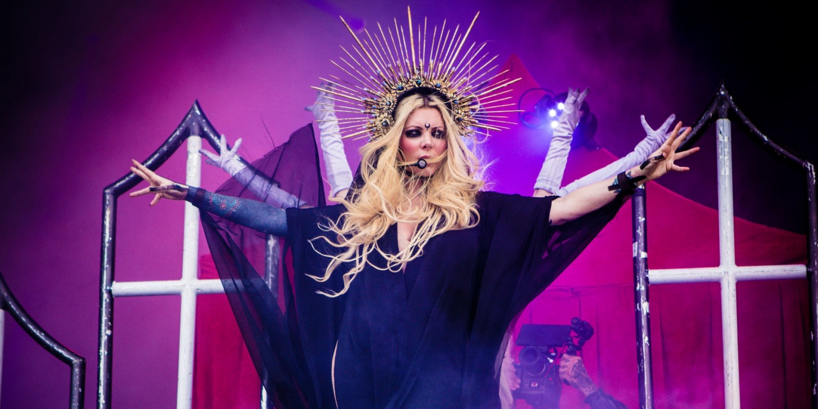 Maria Brink Half God Half Devil - HD Wallpaper 