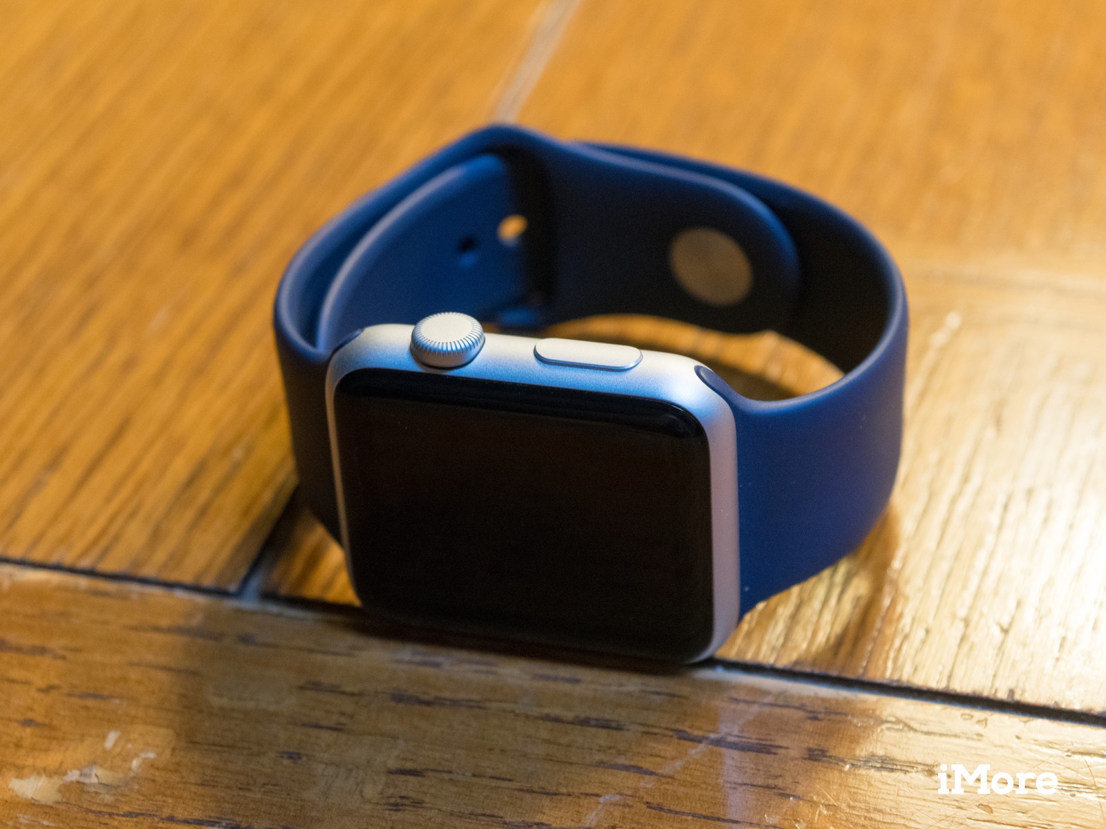 True Religion Hopes The Apple Watch Can Help Improve - Apple Watch 4 With Blue Band - HD Wallpaper 