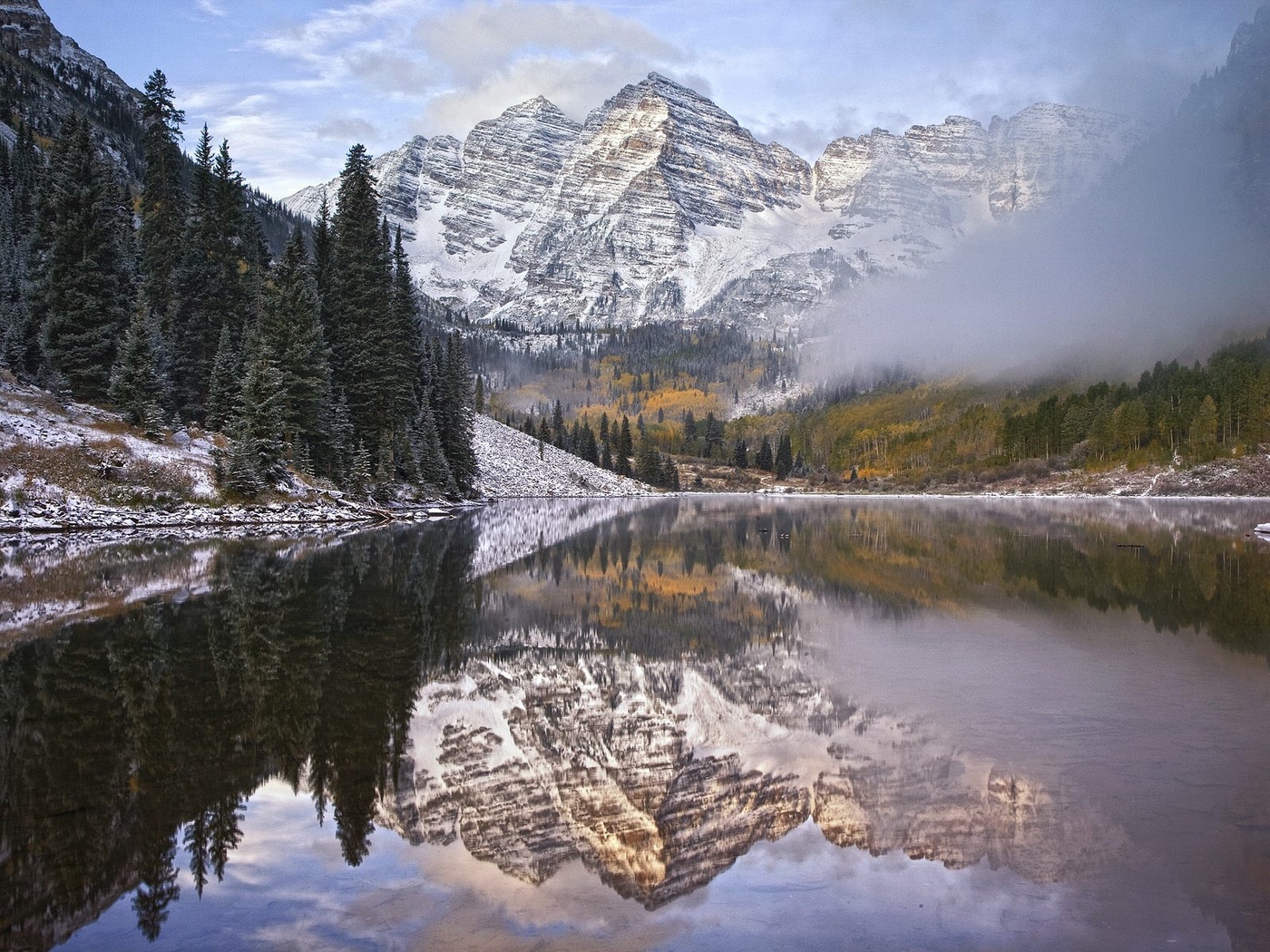 Wallpaper Mountains, Top, Trees, Fog, Lake, Greatness - Tapety Orzeł W Górach - HD Wallpaper 