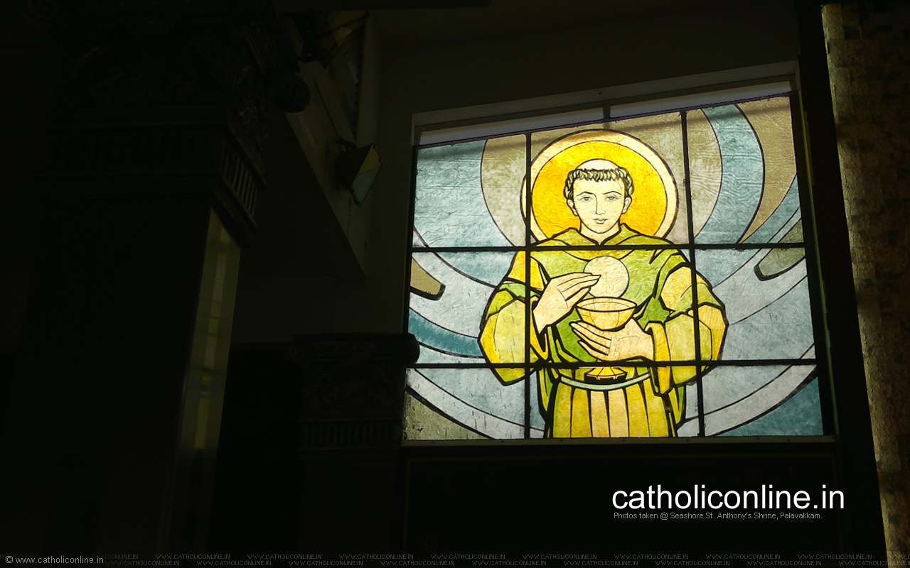 Catholic Cross Wallpapers - Stained Glass - HD Wallpaper 